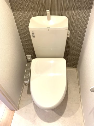 トイレ　温水洗浄暖房便座