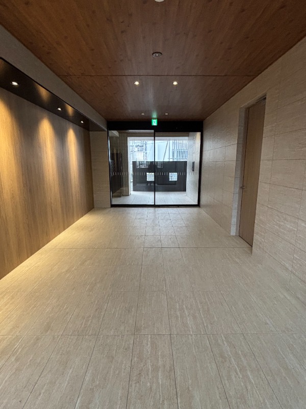 エントランス　エントランス