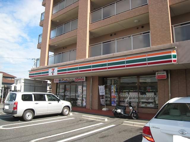 コンビニ　セブンイレブン（コンビニ）まで145m