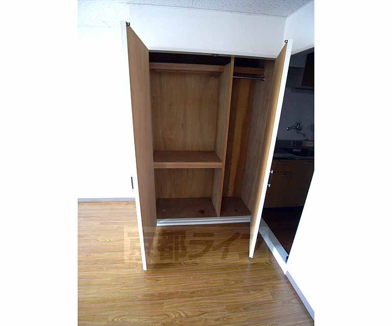 収納　広々とした収納です。