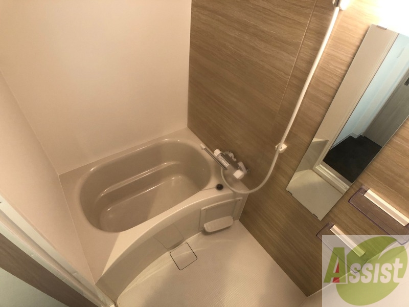 バス・シャワールーム　お風呂になります。一日の疲れを癒してくださいね。