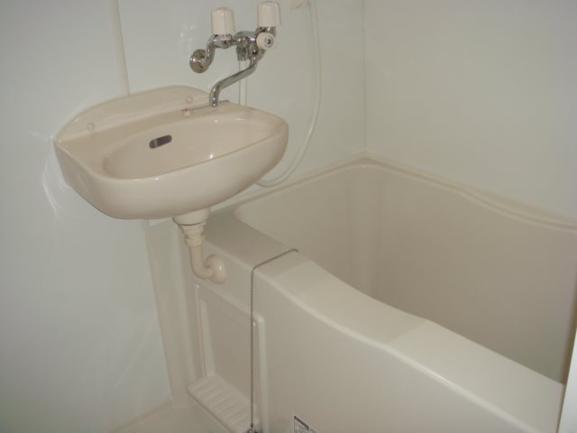 バス・シャワールーム　※別のお部屋の写真です