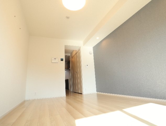 その他部屋・スペース　広くて明るい寝室