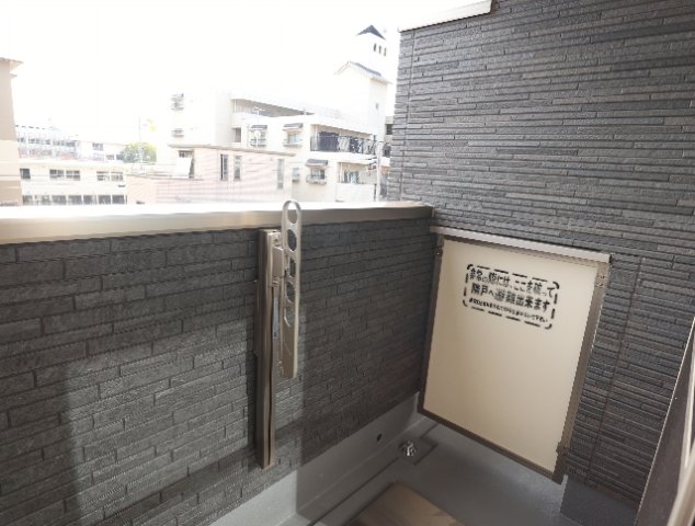 バルコニー　開放的で明るい空間を演出してくれるバルコニーです