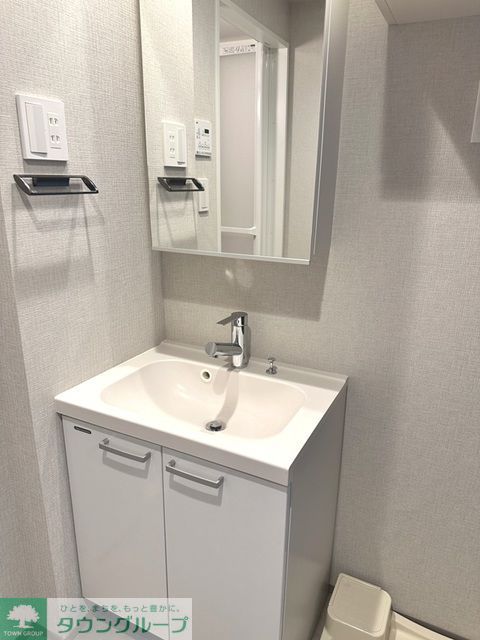 洗面設備　※写真は同タイプ住戸です。