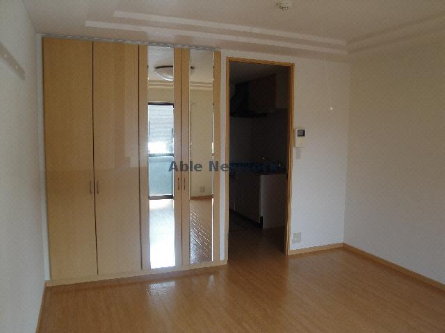 居室・リビング　室内