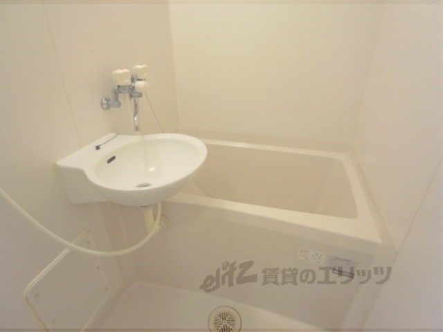 バス・シャワールーム　バス