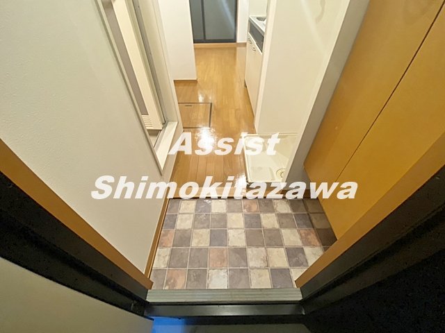 玄関　※同物件の参考写真です