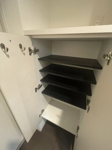 収納　(参考)同マンション反転タイプの間取り部屋写真