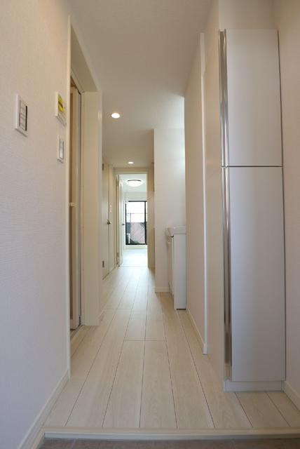 玄関　玄関　※同物件・同仕様画像