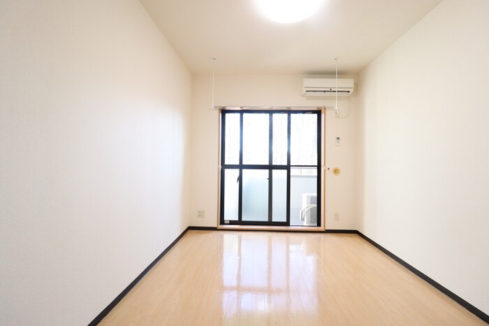 居室・リビング　洋室６．７帖