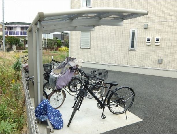 その他共有部分　ネット無料。駐輪場です