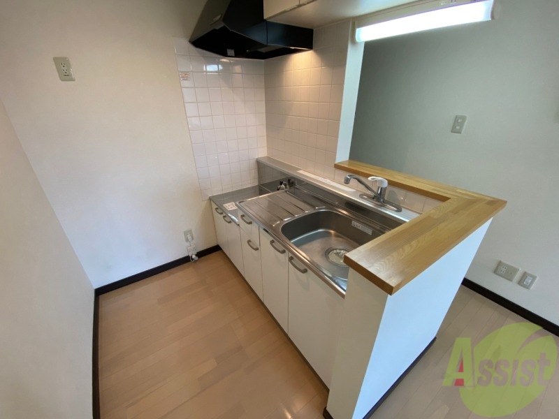 キッチン　ガスキッチンです。２口コンロが設置できます。