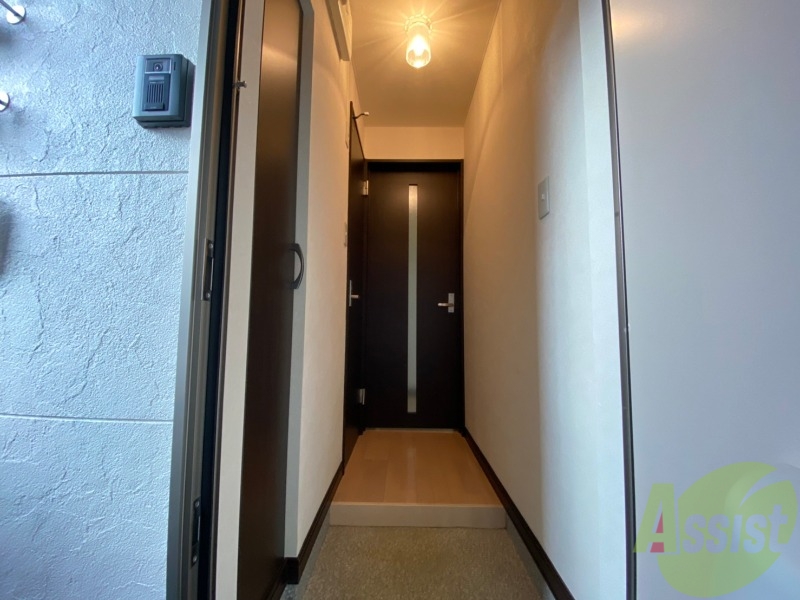 玄関　独立洗面台です。大きくてよいですね。シャンプーもできます