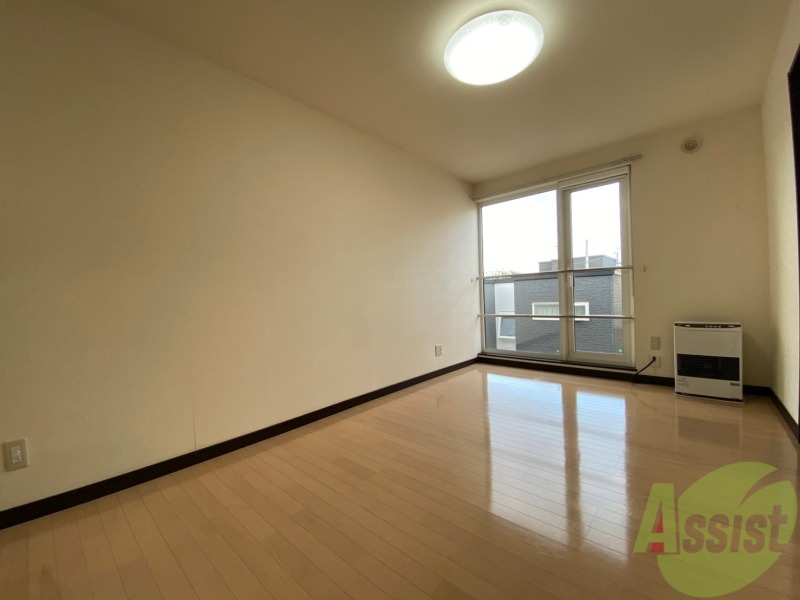 居室・リビング　広くてきれいなリビングです！快適に過ごせそうですね。