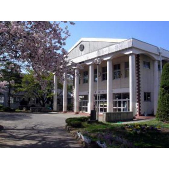 小学校　佐久市立中込小学校（小学校）まで967m