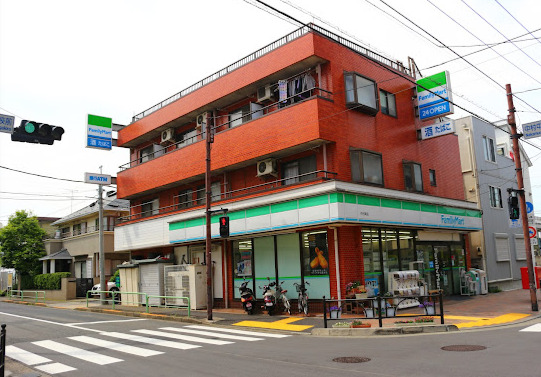 コンビニ　ファミリーマート 中村南店（コンビニ）まで563m