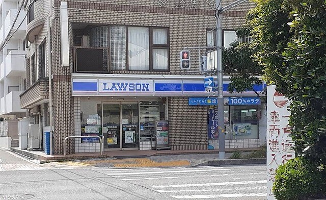 コンビニ　ローソン様（コンビニ）まで140m