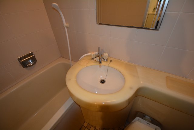 洗面設備　浴室内に洗面台があります♪