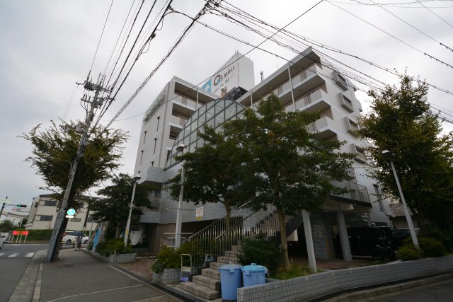 建物外観　安心のオートロック付き♪