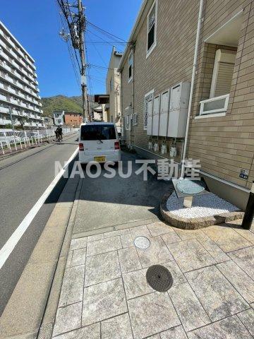 駐車場　駐車場に車を止められます