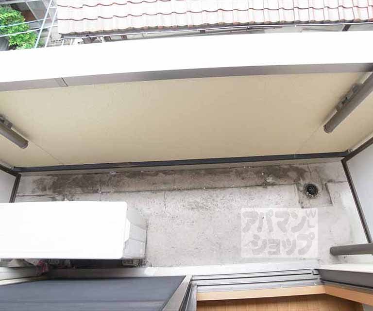 バルコニー　明るいバルコニです