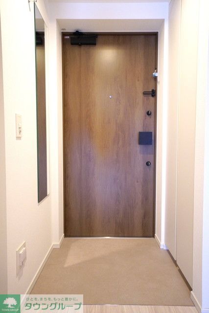 玄関　※写真は同タイプ住戸です。