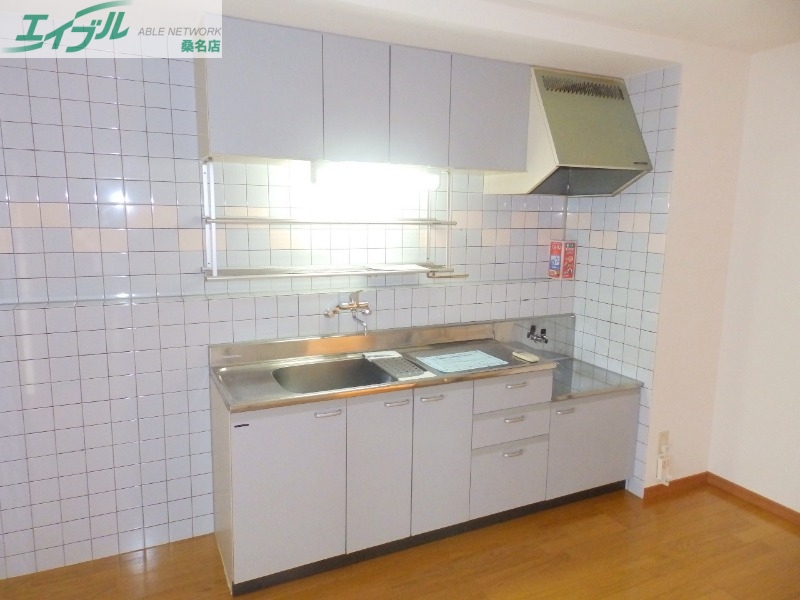 キッチン　別部屋参考写真です