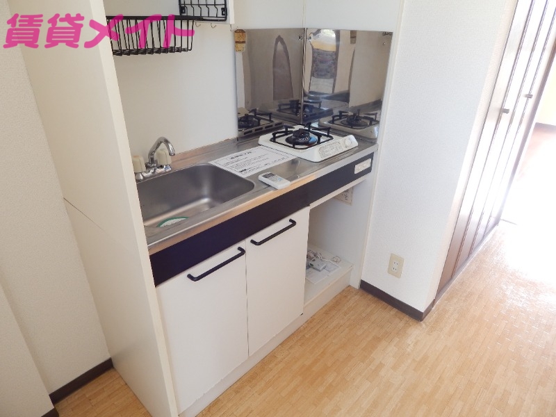 キッチン　同タイプ部屋写真です。