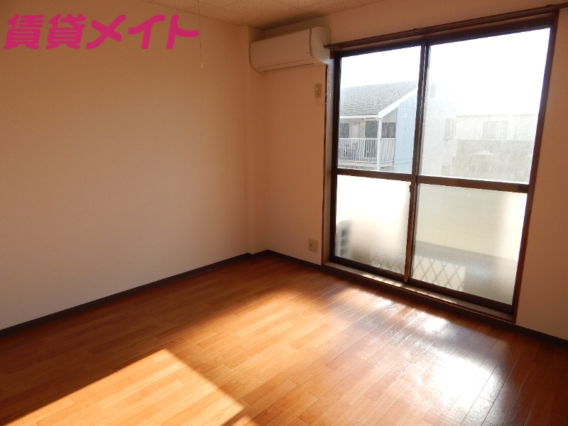 居室・リビング　同タイプ部屋写真です。