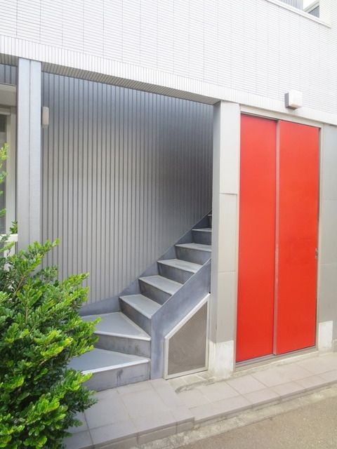 ロビー　★２階への階段★