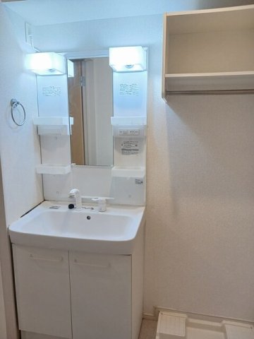 洗面設備　コンパクトで使いやすい洗面所