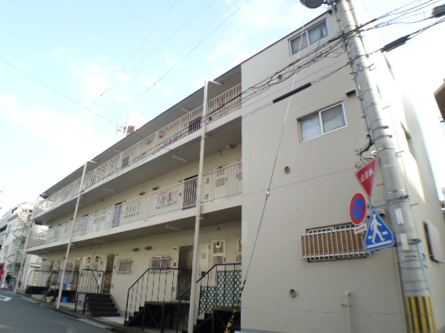 建物外観　閑静な住宅街。