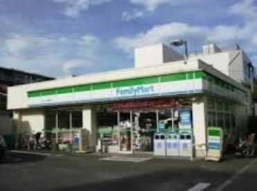 コンビニ　ファミリーマート まるいし祖師谷店（コンビニ）まで427m