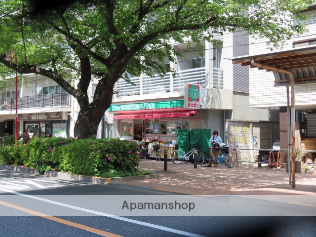 コンビニ　ローソンストア１００（コンビニ）まで972m