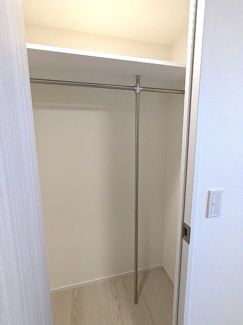 収納　6帖洋室のウォークインクローゼット