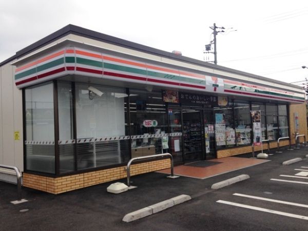 コンビニ　セブン-イレブン所沢北秋津店（コンビニ）まで306m