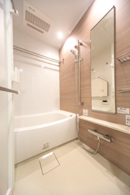 バス・シャワールーム　※写真は同タイプ住戸です。