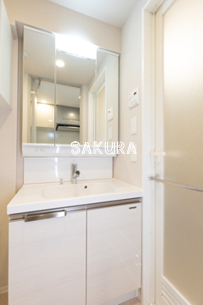 洗面設備　身支度に欠かせない独立洗面台♪