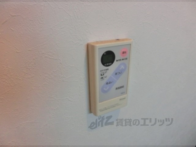 その他設備　給湯器リモコン