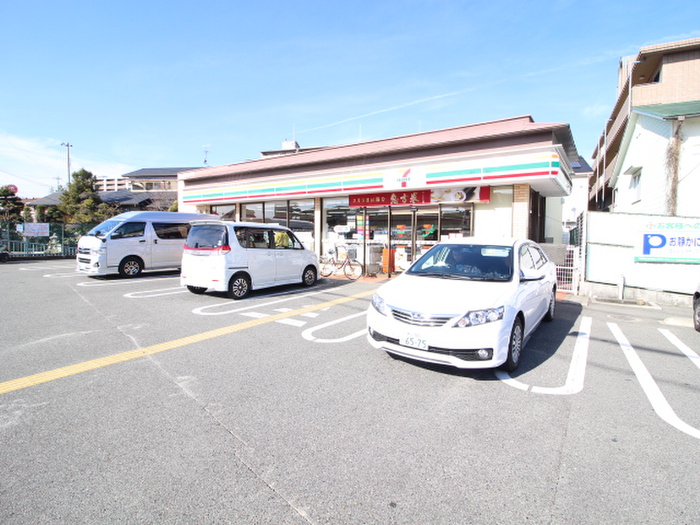 コンビニ　セブンイレブン（コンビニ）まで350m