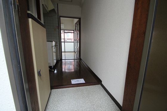 玄関　※別部屋の写真です