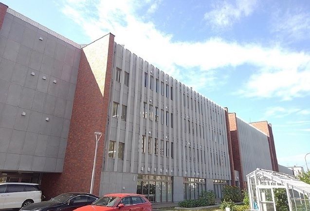 小学校　東札幌小学校（小学校）まで640m