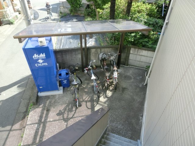 エントランス　駐輪スペース