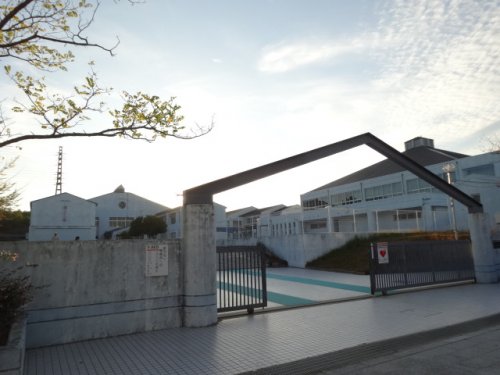 小学校　三田市立あかしあ台小学校（小学校）まで1161m