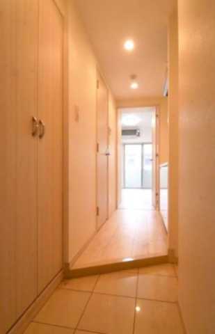 玄関　別部屋参考写真となります。
