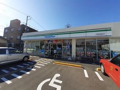 コンビニ　ファミリーマート太秦西峰岡町店（コンビニ）まで270m