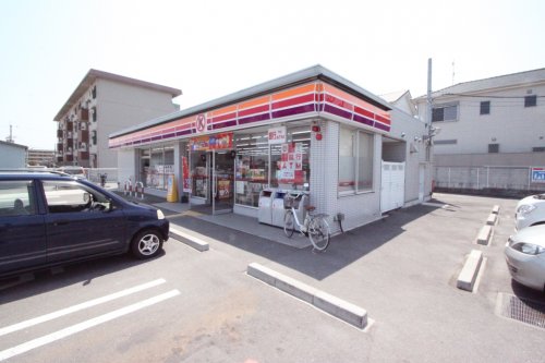 コンビニ　ファミリーマート葛城八川店（コンビニ）まで1106m