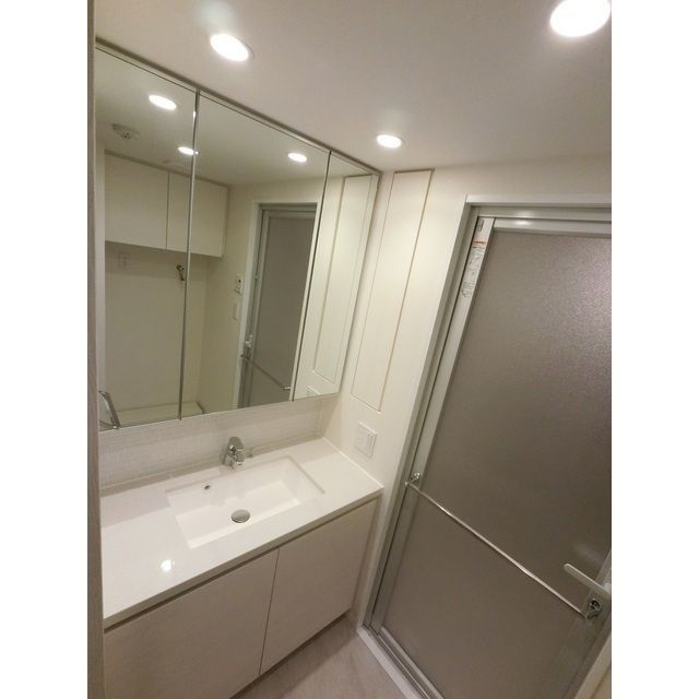 洗面設備　別タイプ部屋　参考写真です