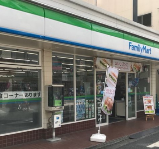 コンビニ　ファミリーマート新丸子駅西口店（コンビニ）まで163m